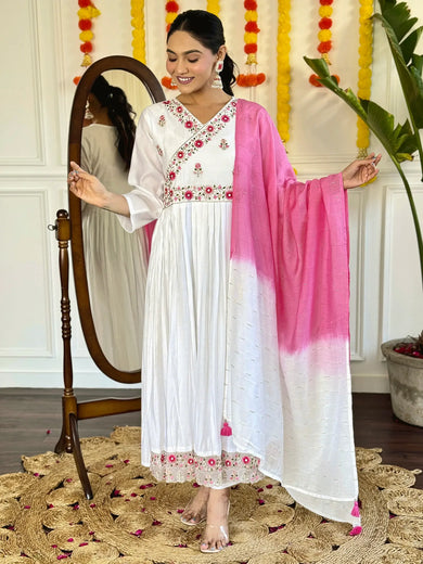 Mesmerizing Off-White Floral Embroidered Viscose Pant Suit